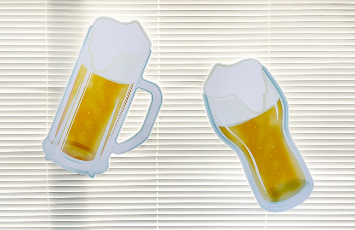 ビールパネル_ブラインド貼り付け