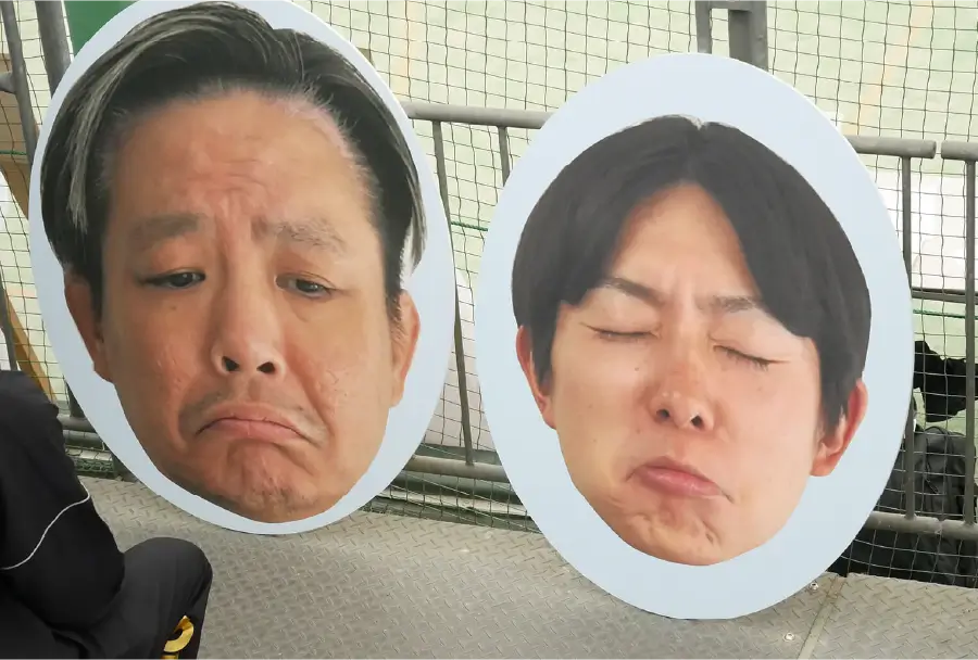顔パネル裏面
